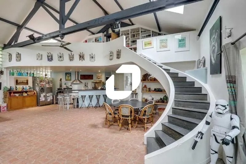 11 Rue De La Gare, Cachan, VDM 94230 -  -  - Interior Photo - Image 1 of 4