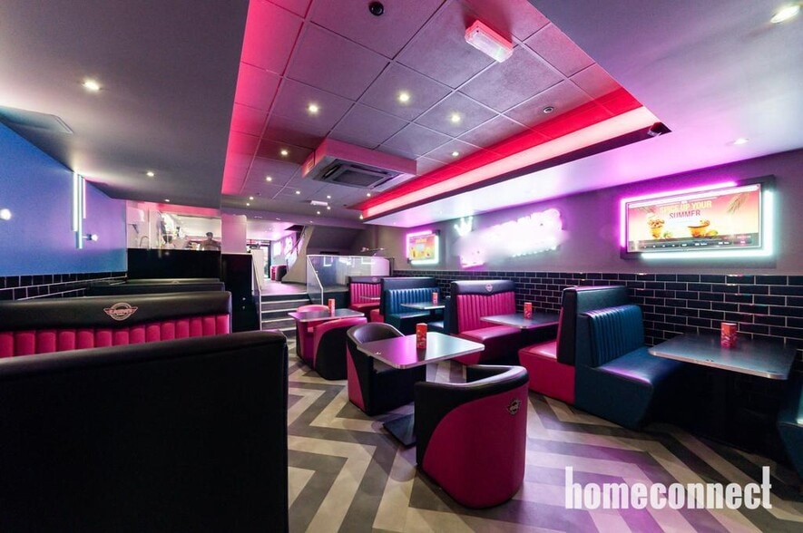 42A High Rd, London to rent - Building Photo - Image 2 of 11