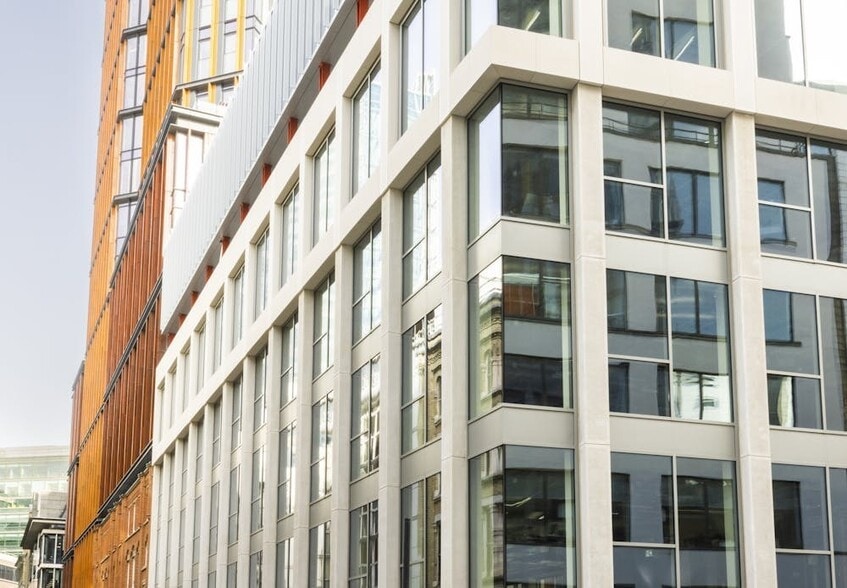 54 Wilson St, London to rent - Building Photo - Image 1 of 10
