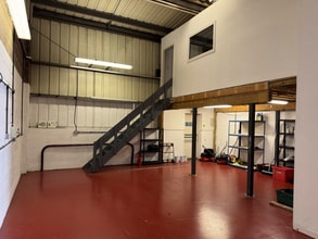 Heron Rd, Exeter to rent Interior Photo- Image 2 of 4