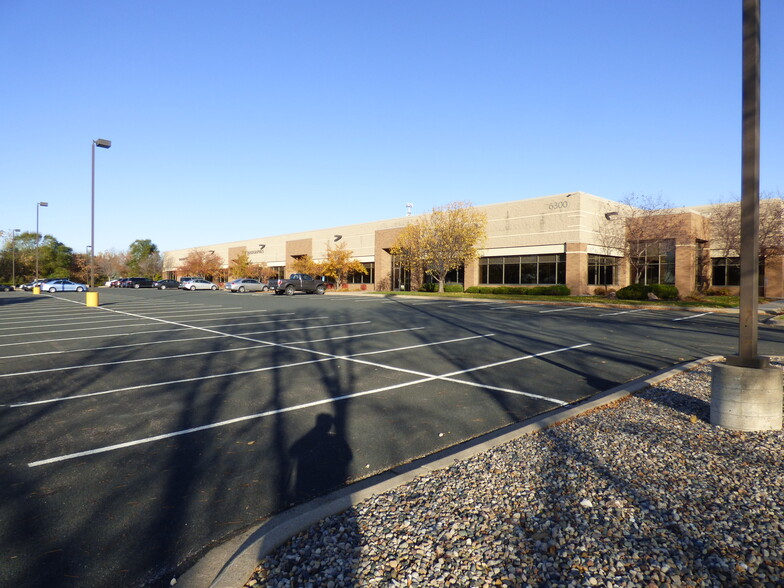 6300 W Old Shakopee Rd, Bloomington, MN for rent - Building Photo - Image 1 of 5