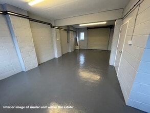 55 Fleet Rd, Fleet to rent Interior Photo- Image 2 of 3