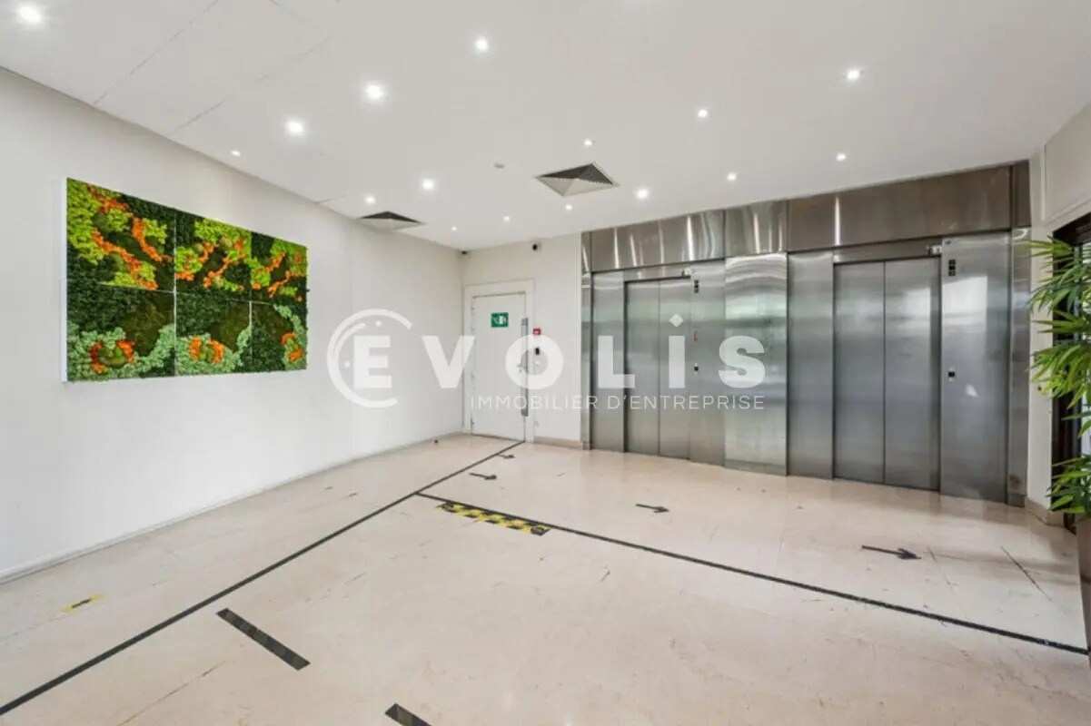 Office in Nogent-sur-Marne to rent Lobby- Image 1 of 14