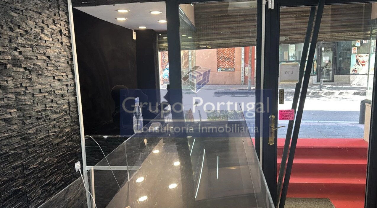 Retail in Madrid, Madrid to rent Interior Photo- Image 1 of 5