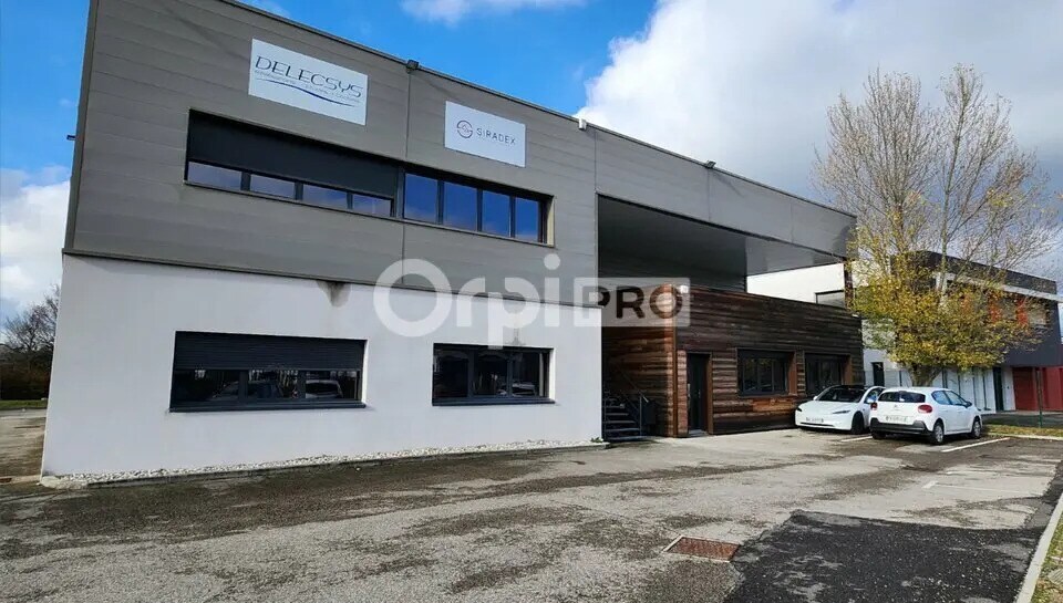 Office in Meyzieu to rent Building Photo- Image 1 of 10