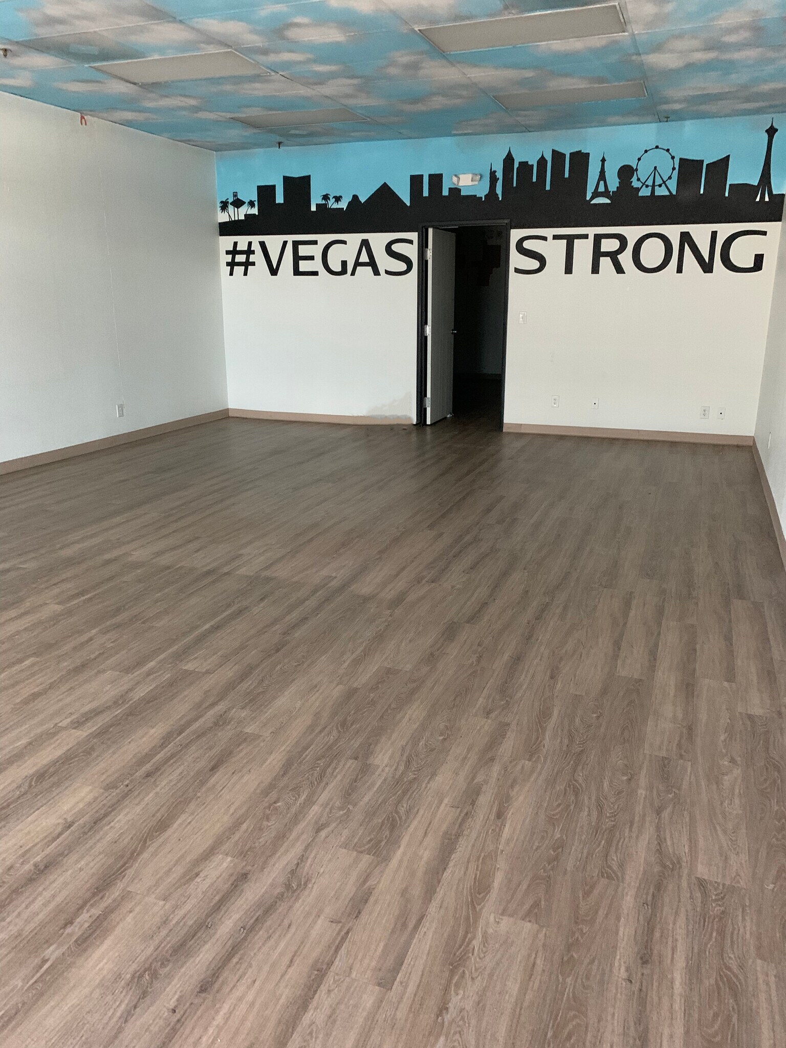 3380 E Russell Rd, Las Vegas, NV to rent Interior Photo- Image 1 of 2