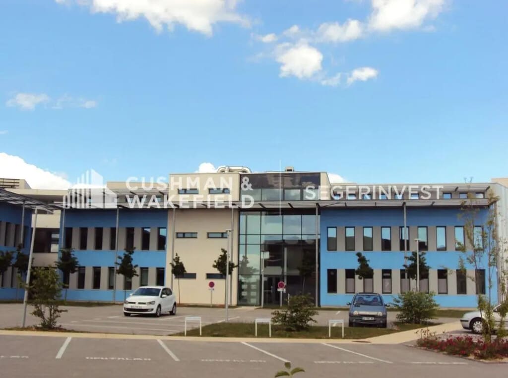 Location Bureaux 71 m² - Photo 1