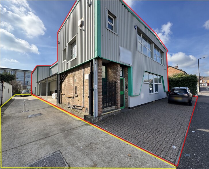 42 Queensway, Enfield for sale - Building Photo - Image 2 of 15