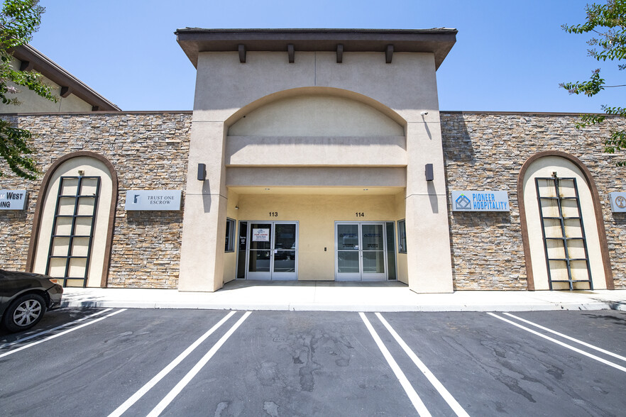 17100 Norwalk Blvd, Cerritos, CA for rent - Building Photo - Image 2 of 20