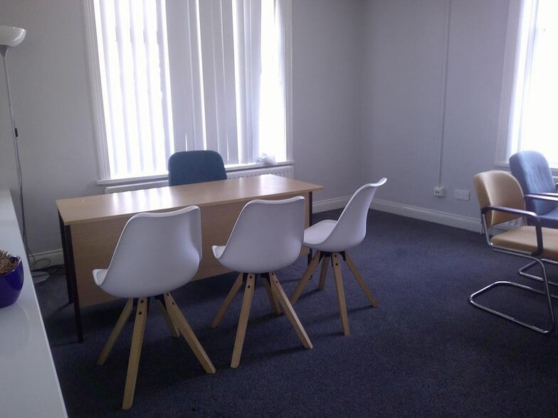 198-200 High St E, Wallsend to rent - Building Photo - Image 2 of 16