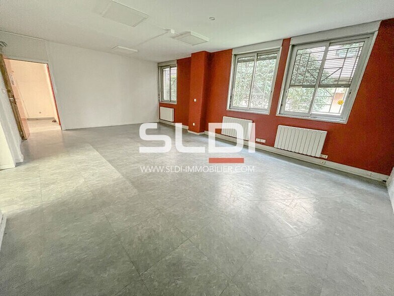13-19 Rue Jean Bourgey, Villeurbanne to rent - Interior Photo - Image 3 of 6