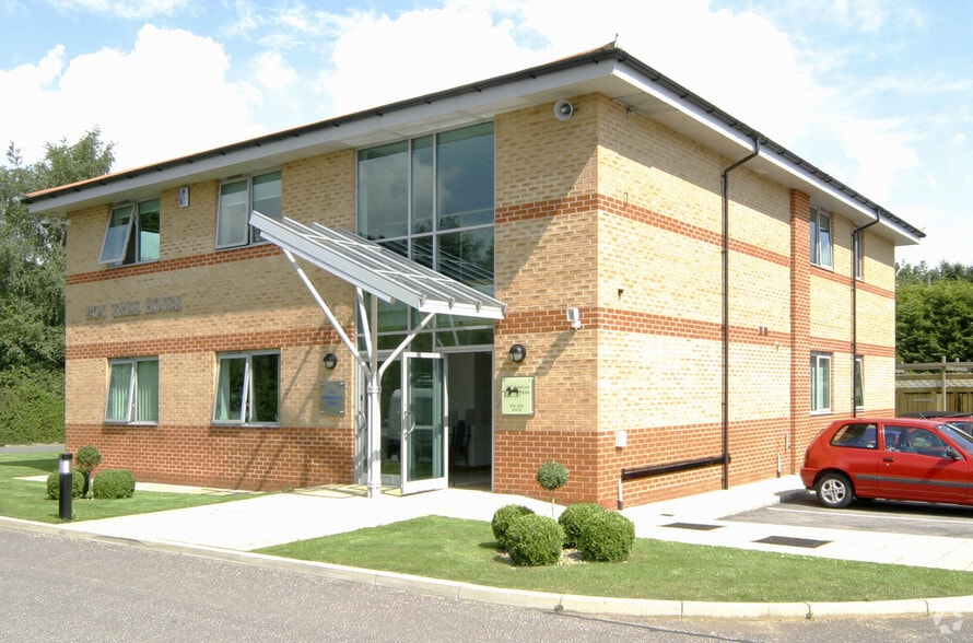 Northfield Ln, York for sale - Primary Photo - Image 1 of 1