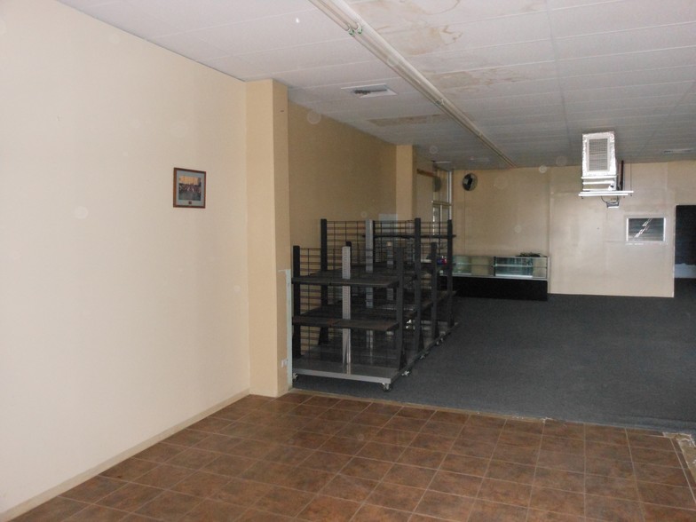 85-906-85-910 Farrington Hwy, Waianae, HI for rent - Interior Photo - Image 2 of 2