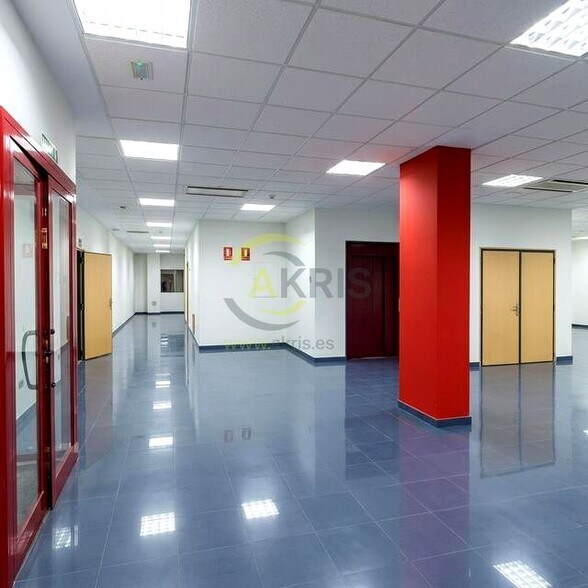 Office / Retail in Toledo, Toledo to rent - Building Photo - Image 2 of 4