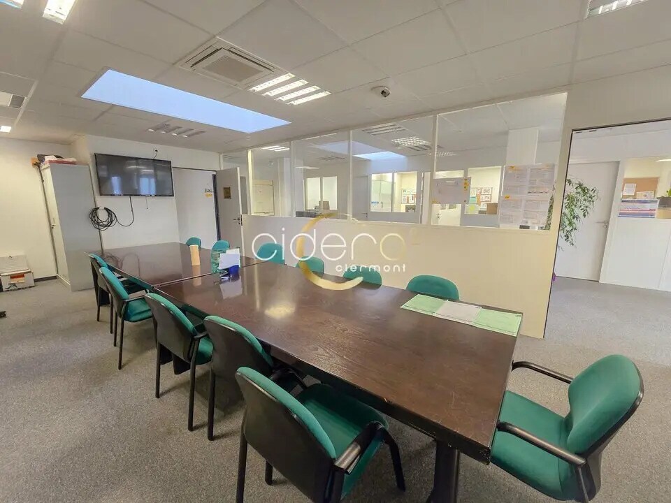 Location Bureaux 220 m² - Photo 1