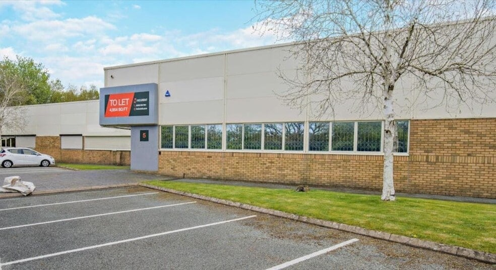 Berkeley Ct, Runcorn to rent - Building Photo - Image 2 of 28