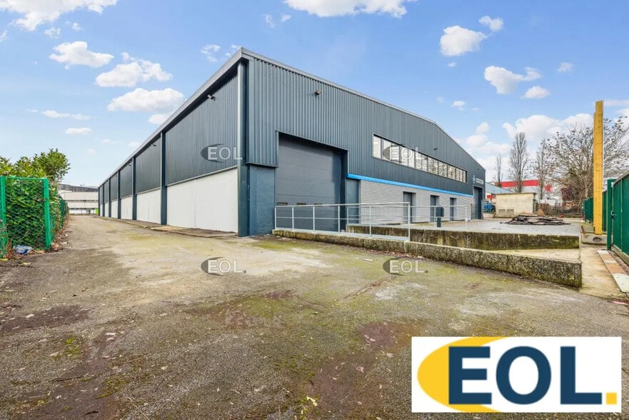 Industrial in Le Blanc-Mesnil to rent - Building Photo - Image 2 of 6