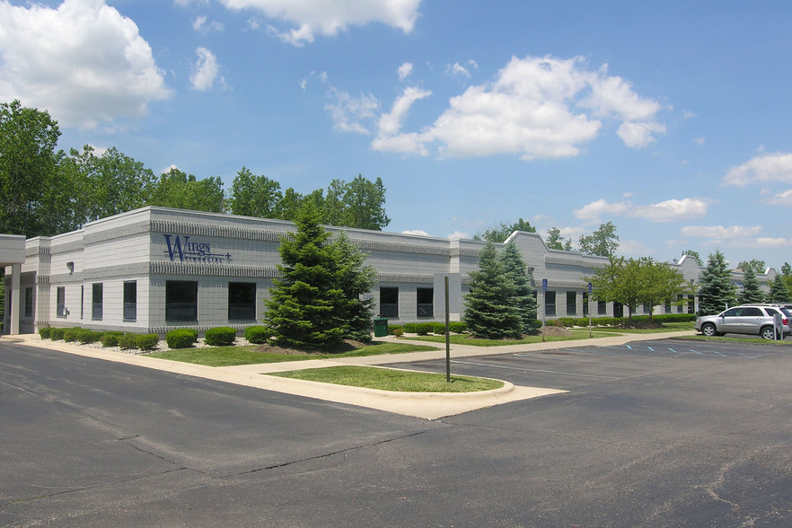 11200 Metro Airport Center Dr, Romulus, MI for rent - Primary Photo - Image 1 of 7