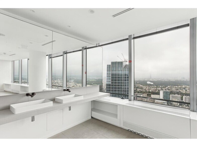 20 Place De La Défense, Puteaux to rent - Interior Photo - Image 2 of 28