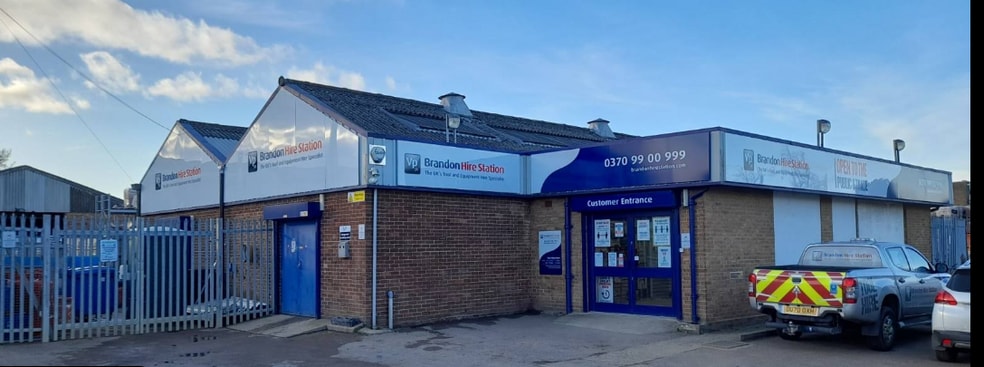 10 Windsor Rd, Bedford to rent - Building Photo - Image 1 of 1