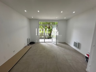 More details for 2 Boulevard Berthier, Marseille - Retail to Rent