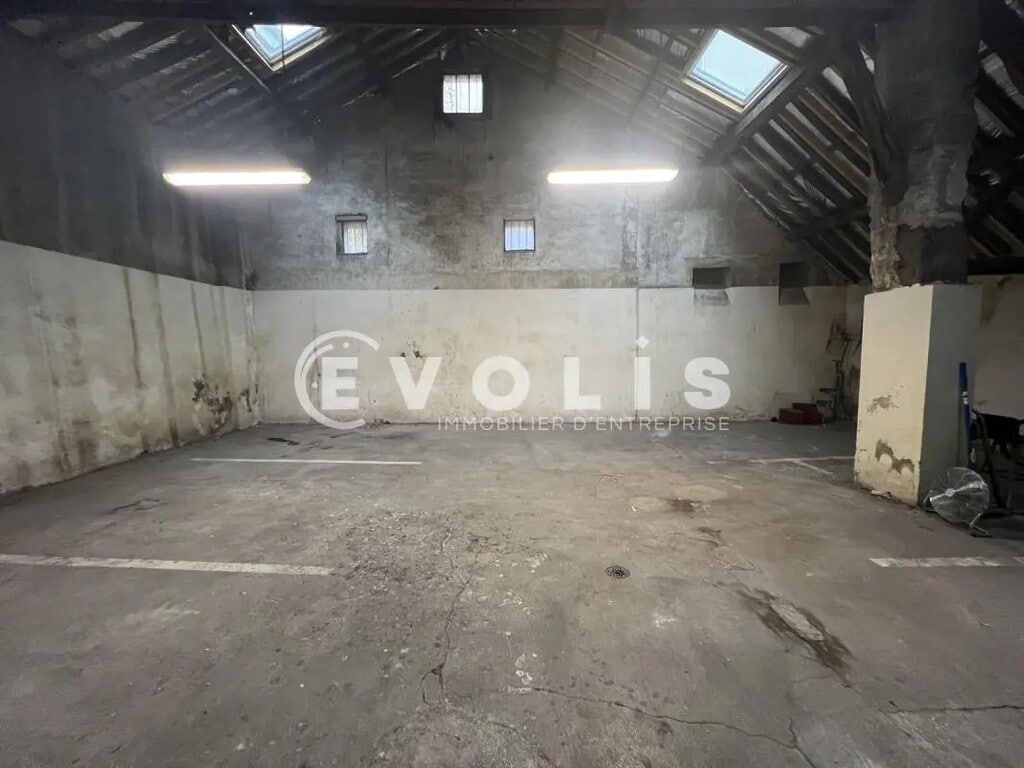 Location Local d'activités 130 m² - Photo 1