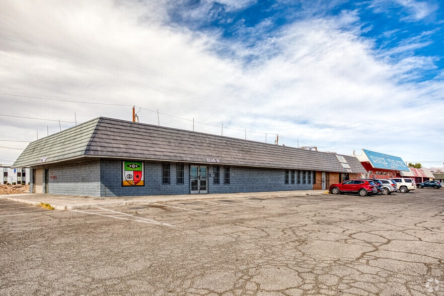 3248 Civic Center Dr, North Las Vegas, NV for sale - Building Photo - Image 1 of 1
