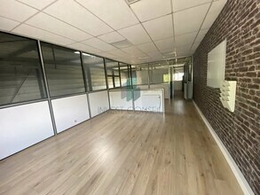 Office in Le Plessis-Bouchard to rent Building Photo- Image 1 of 11