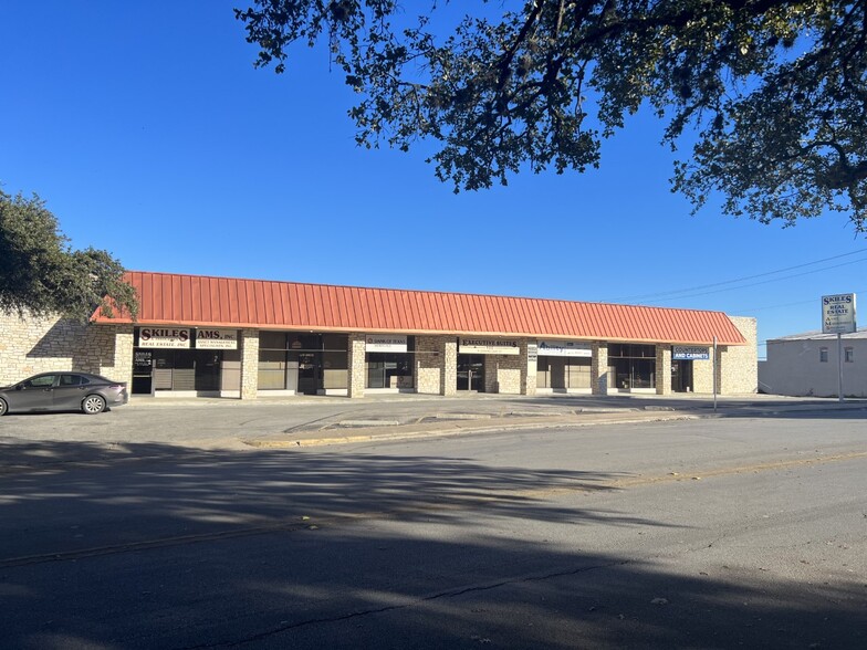 100 N Edward Gary St, San Marcos, TX for rent - Building Photo - Image 1 of 6