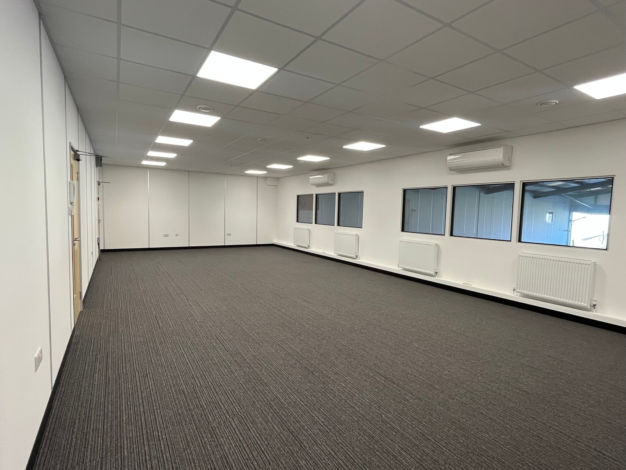 Office in Hangar 4, Cecil Pashley Way, Shoreham Airport, Shoreham by Sea to rent Interior Photo- Image 1 of 9