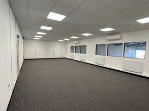 Office in Hangar 4, Cecil Pashley Way, Shoreham Airport, Shoreham by Sea to rent Interior Photo- Image 1 of 4