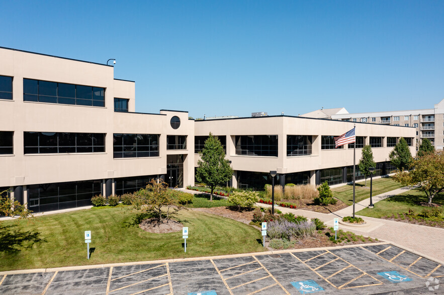 360 E 22nd St, Lombard, IL for rent - Building Photo - Image 1 of 6