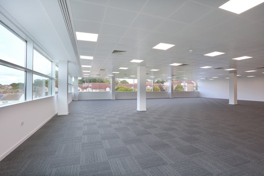 Concorde Rd, Maidenhead to rent Interior Photo- Image 1 of 1