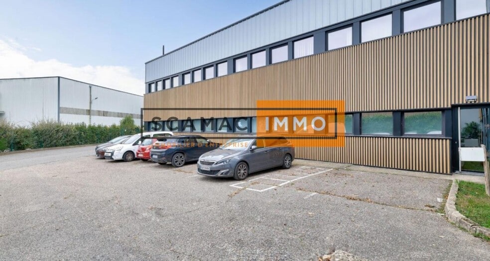Industrial in Villeneuve-la-Garenne to rent - Building Photo - Image 3 of 5