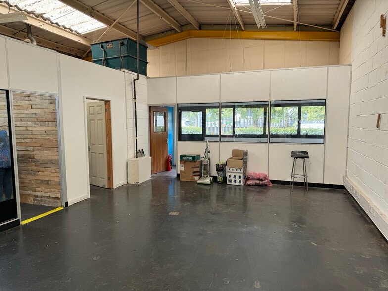 1-7 Clarke Rd, Milton Keynes to rent - Building Photo - Image 1 of 3