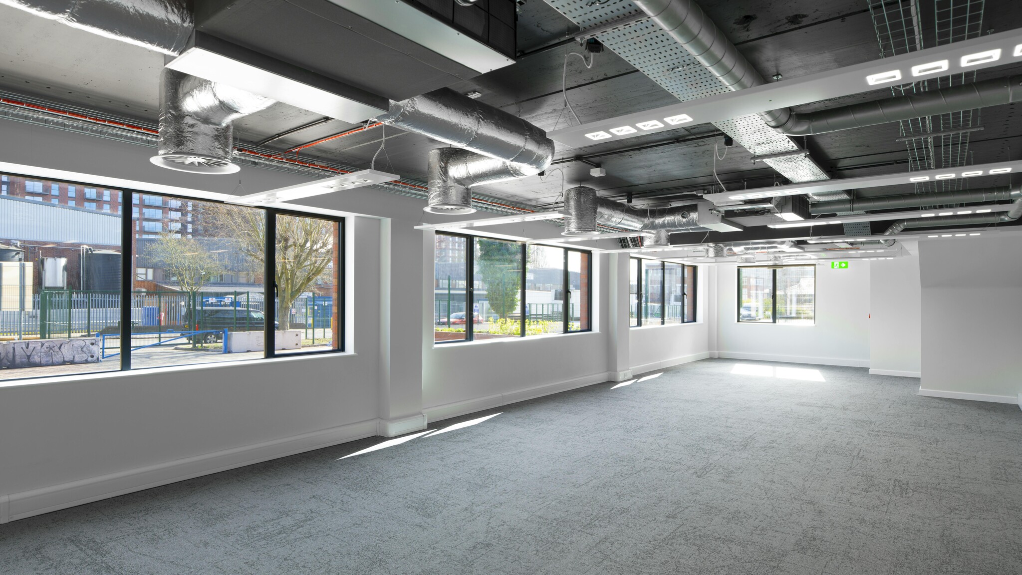 274-275 Abbeydale Rd, Wembley to rent Interior Photo- Image 1 of 2