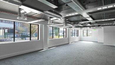 274-275 Abbeydale Rd, Wembley to rent Interior Photo- Image 1 of 2