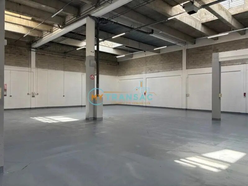 Light Industrial in Aulnay-sous-Bois to rent Interior Photo- Image 1 of 10