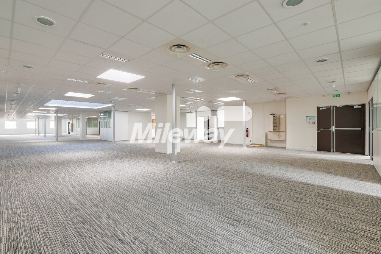 17 Rue Du Petit Albi, Cergy to rent Interior Photo- Image 1 of 5