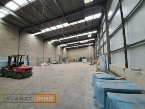 Light Industrial in Arpajon to rent Building Photo- Image 2 of 3