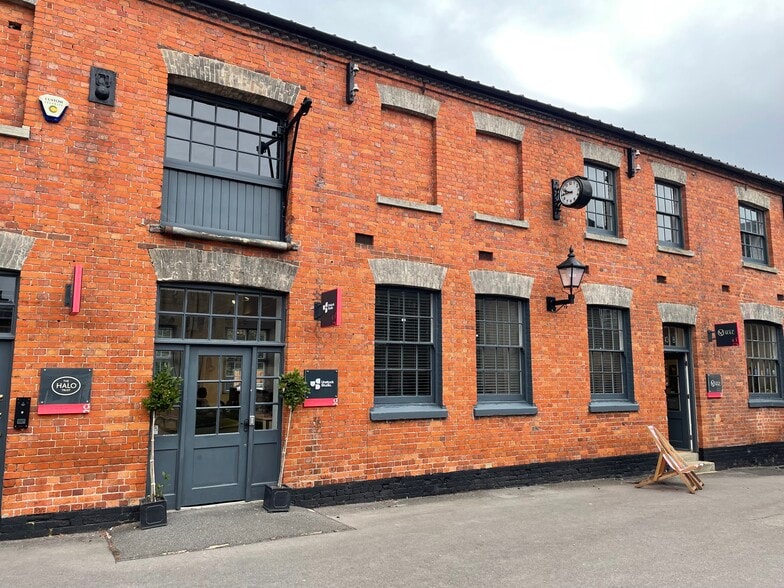 King St, Wilton to rent - Building Photo - Image 1 of 1