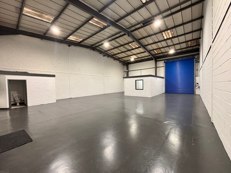 37 Meiklewood Rd, Glasgow to rent - Building Photo - Image 3 of 13