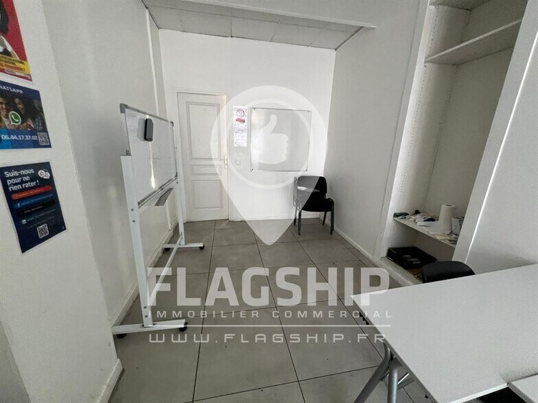 Retail in Charenton-le-Pont to rent - Interior Photo - Image 3 of 6