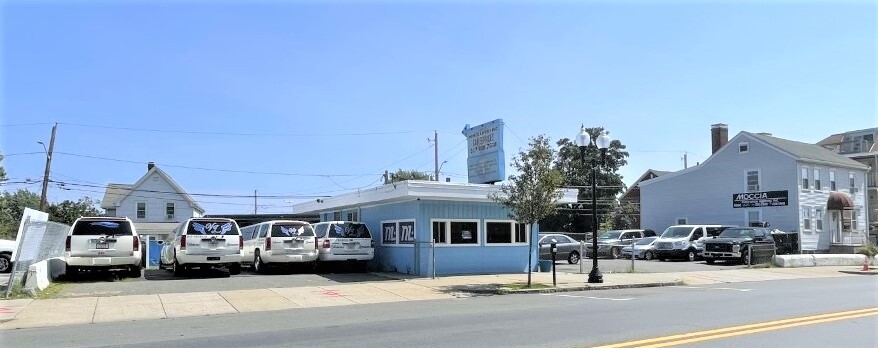 657 Broadway St, Revere, MA for sale - Building Photo - Image 1 of 1