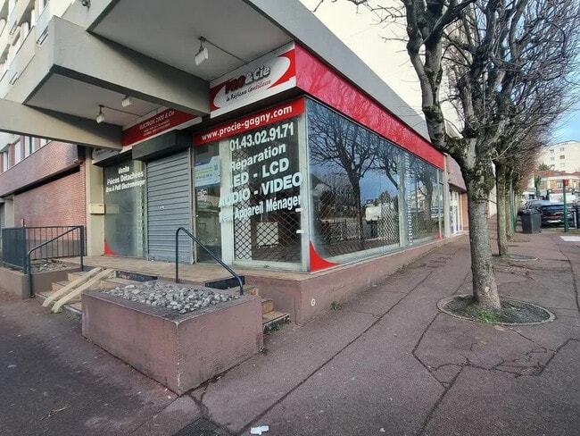 Location Commerce 140 m²