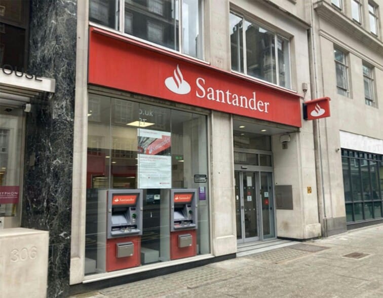 306A High Holborn, London to rent - Building Photo - Image 1 of 1