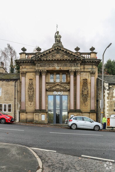 Briggate, Elland for sale - Primary Photo - Image 1 of 1