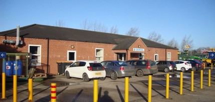 Rea Valley Tractors, Ashacres Industrial portfolio of 2 properties for sale on LoopNet.co.uk Primary Photo- Image 1 of 4