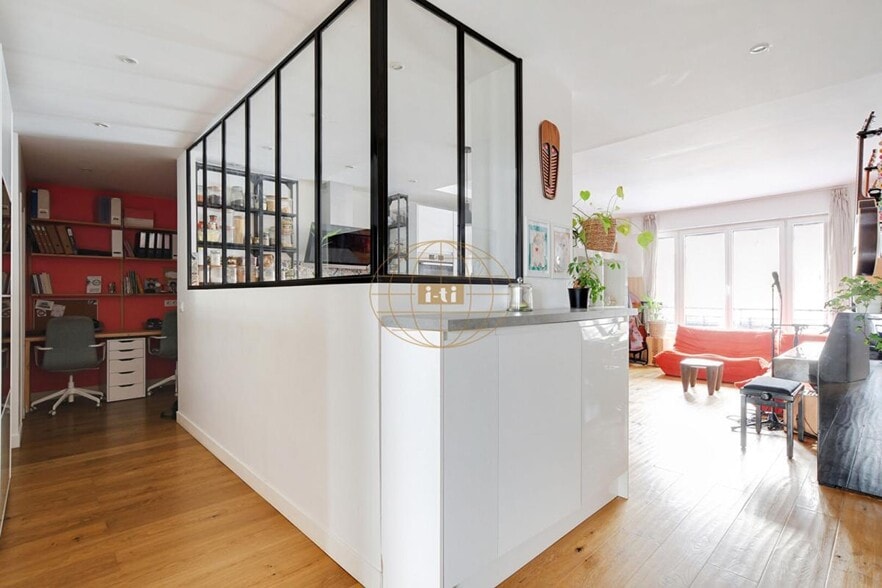 Office in Paris for sale - Interior Photo - Image 3 of 11