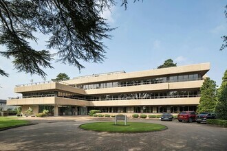 77 Mount Ephraim, Tunbridge Wells to rent Building Photo- Image 1 of 4